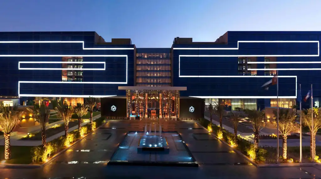 fairmont-bab-al-bahr-main-image-5000x2800-1-1